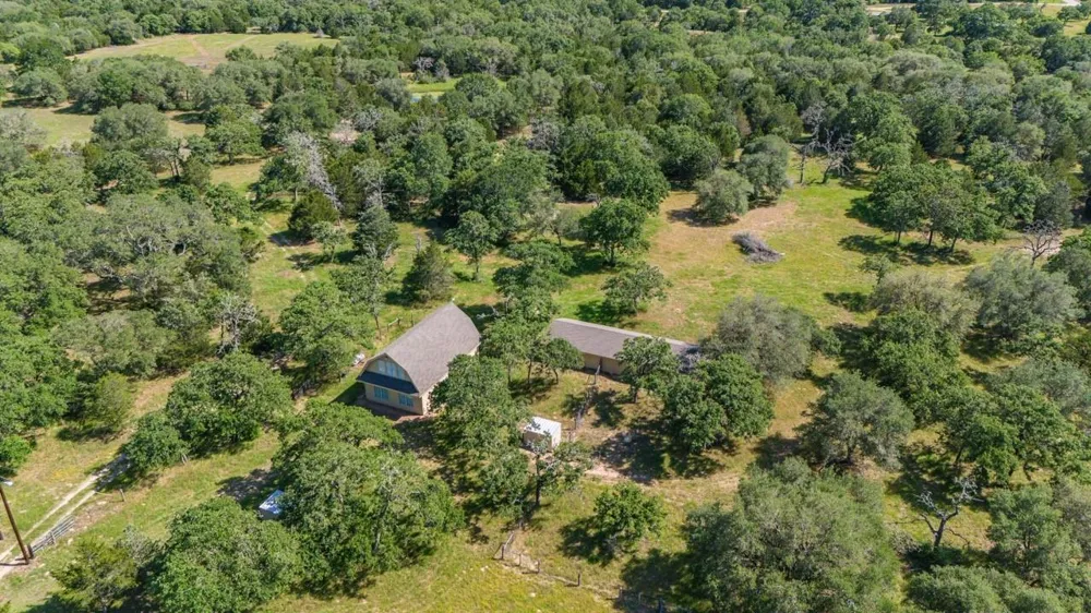 1019 Deerfield Court Weimar, TX 78962