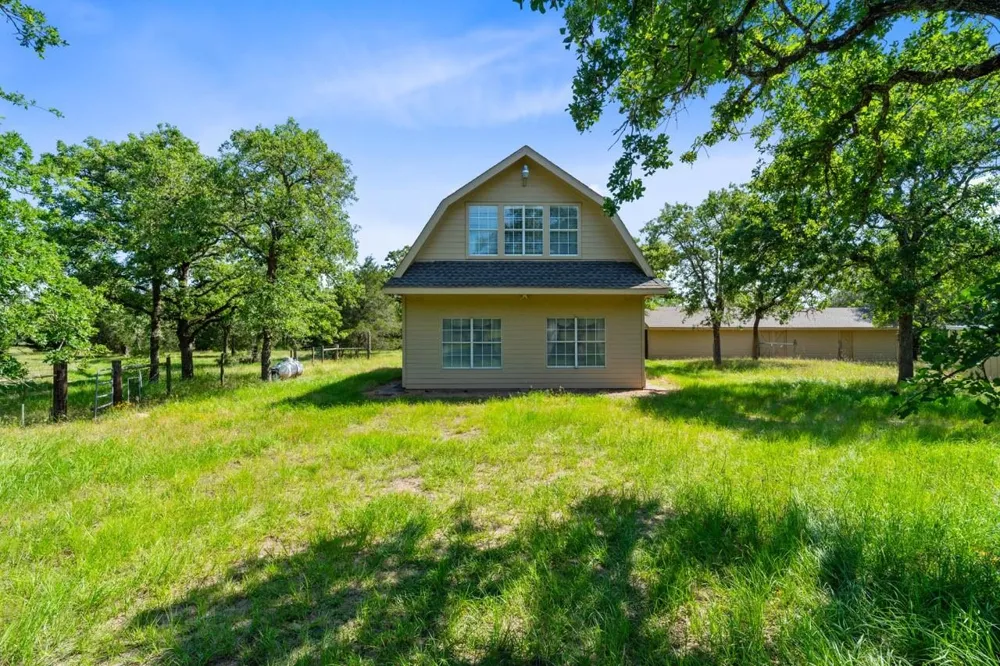 1019 Deerfield Court Weimar, TX 78962