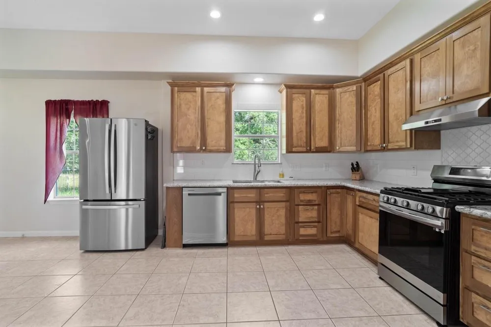 1019 Deerfield Court Weimar, TX 78962