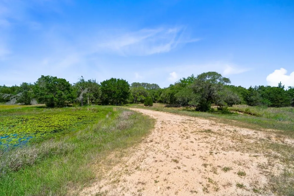 1019 Deerfield Court Weimar, TX 78962