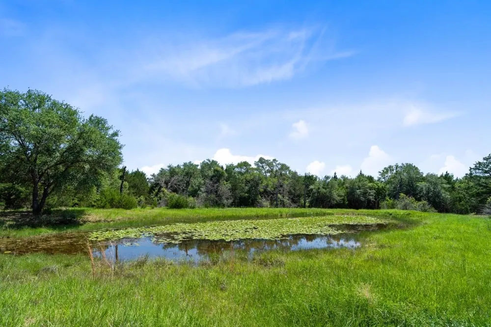 1019 Deerfield Court Weimar, TX 78962