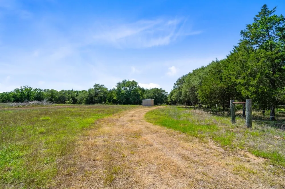 1019 Deerfield Court Weimar, TX 78962