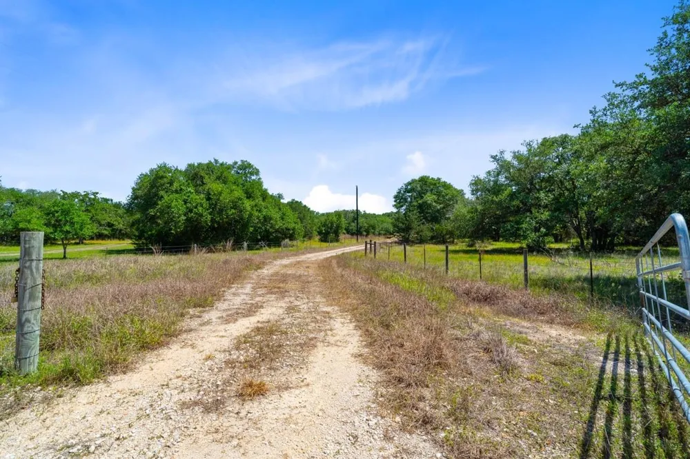 1019 Deerfield Court Weimar, TX 78962