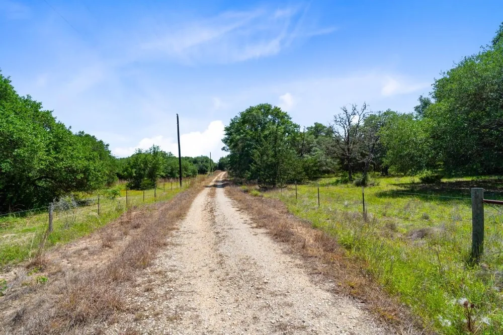 1019 Deerfield Court Weimar, TX 78962