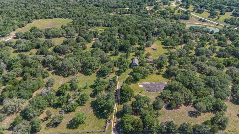 1019 Deerfield Court Weimar, TX 78962