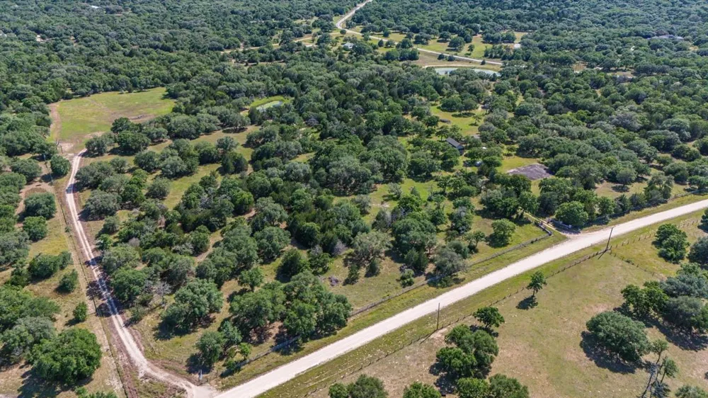 1019 Deerfield Court Weimar, TX 78962