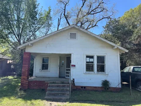 1111 Austin Street