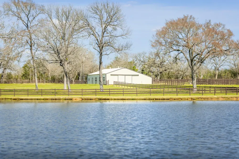 1009 County Road 324 Navasota, TX 77868