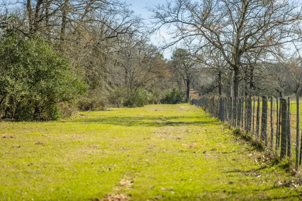 1009 County Road 324 Navasota, TX 77868