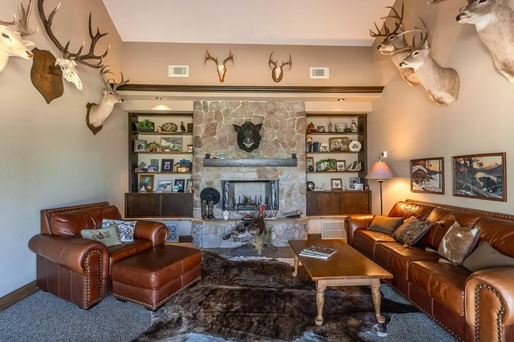 1009 County Road 324 Navasota, TX 77868
