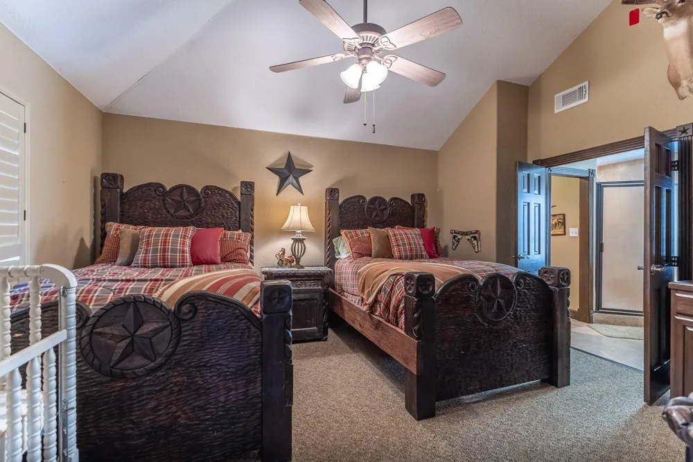 1009 County Road 324 Navasota, TX 77868