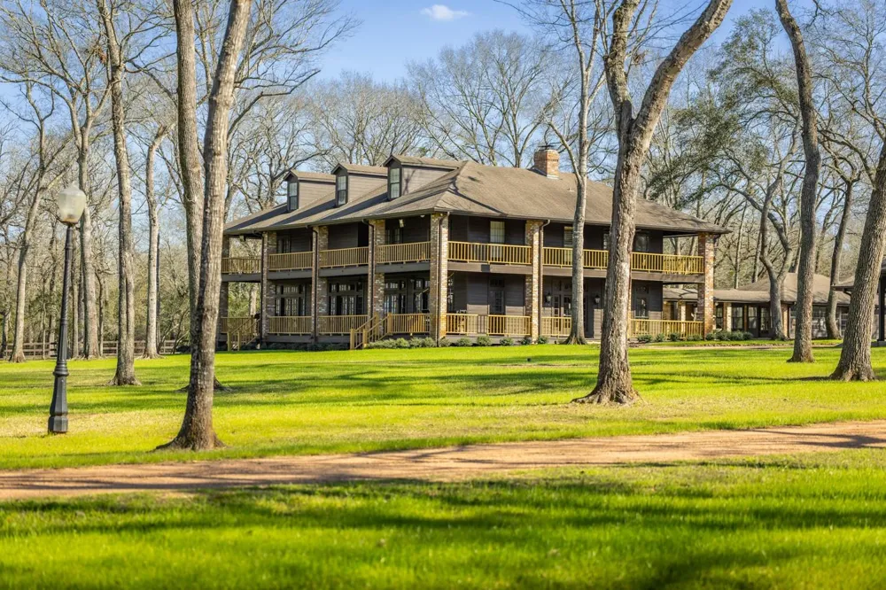 1009 County Road 324 Navasota, TX 77868
