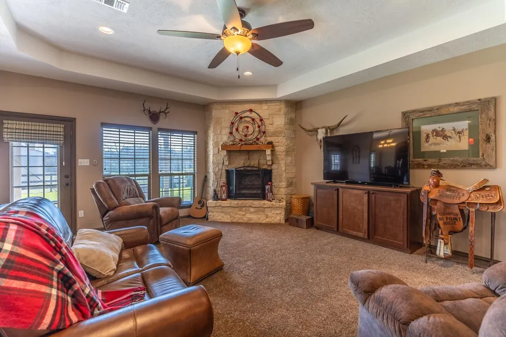 1009 County Road 324 Navasota, TX 77868