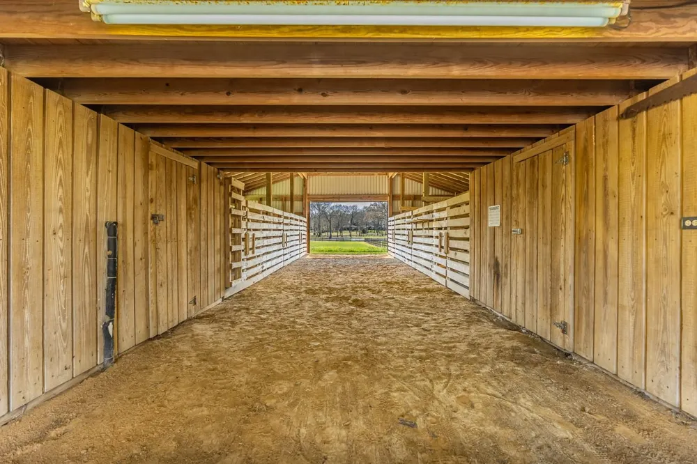 1009 County Road 324 Navasota, TX 77868
