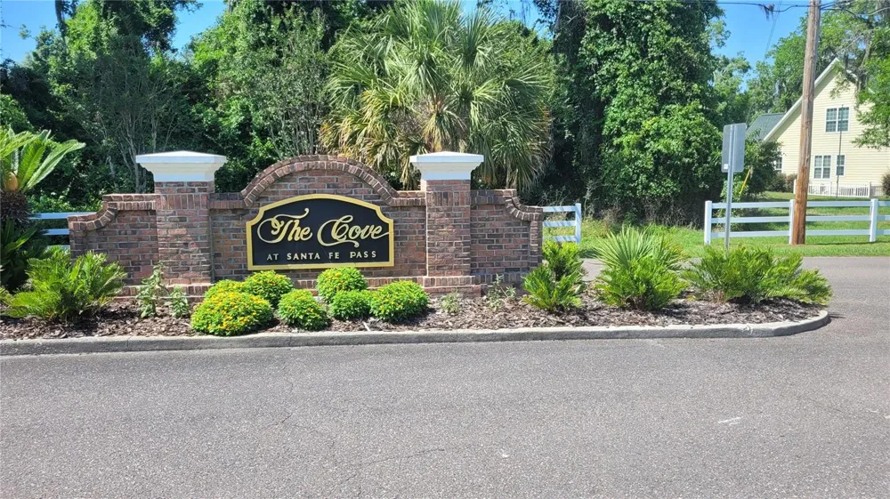 21779 NE 115TH AVENUE Earleton, FL 32631