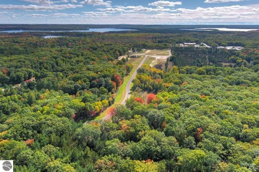 1518 Mary Lou Manor Green Lake Township, MI 49643