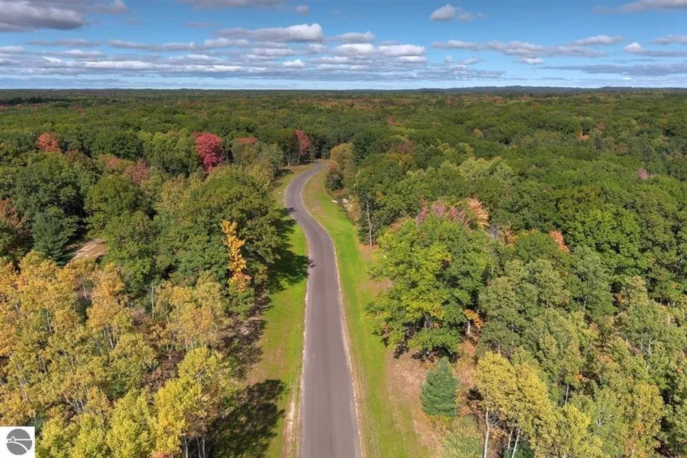 1518 Mary Lou Manor Green Lake Township, MI 49643
