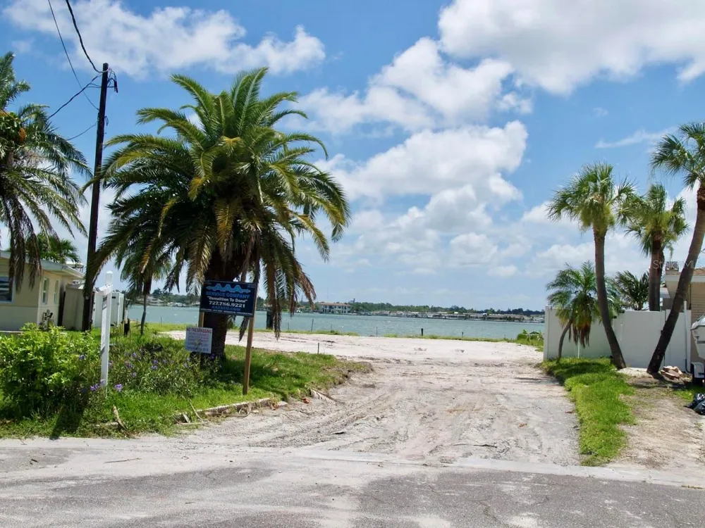 16003 5TH STREET E Redington Beach, FL 33708