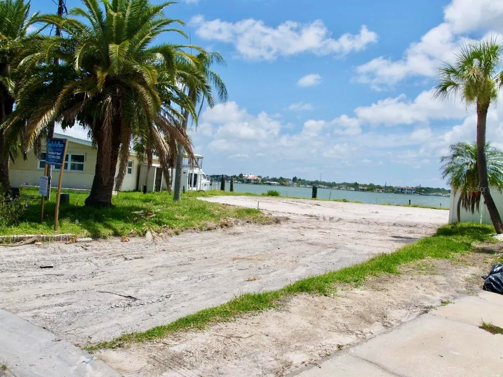16003 5TH STREET E Redington Beach, FL 33708