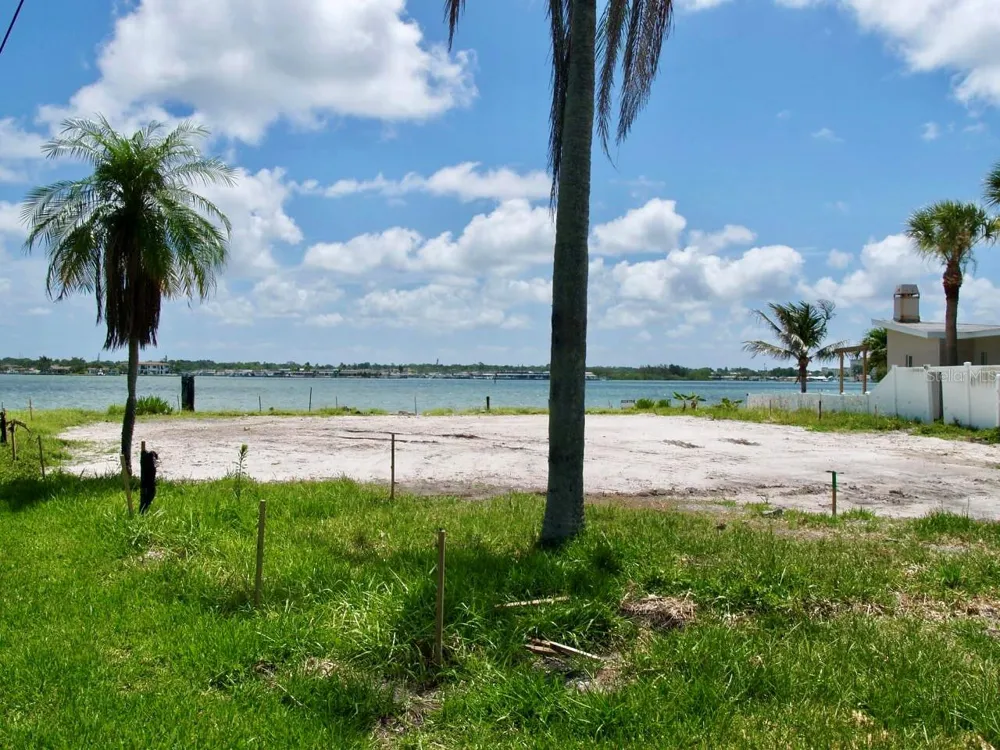 16003 5TH STREET E Redington Beach, FL 33708