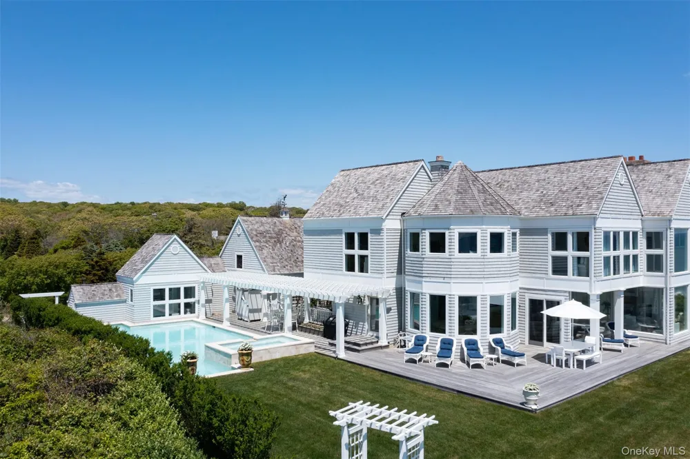 390 Old Montauk Highway Montauk, NY 11954