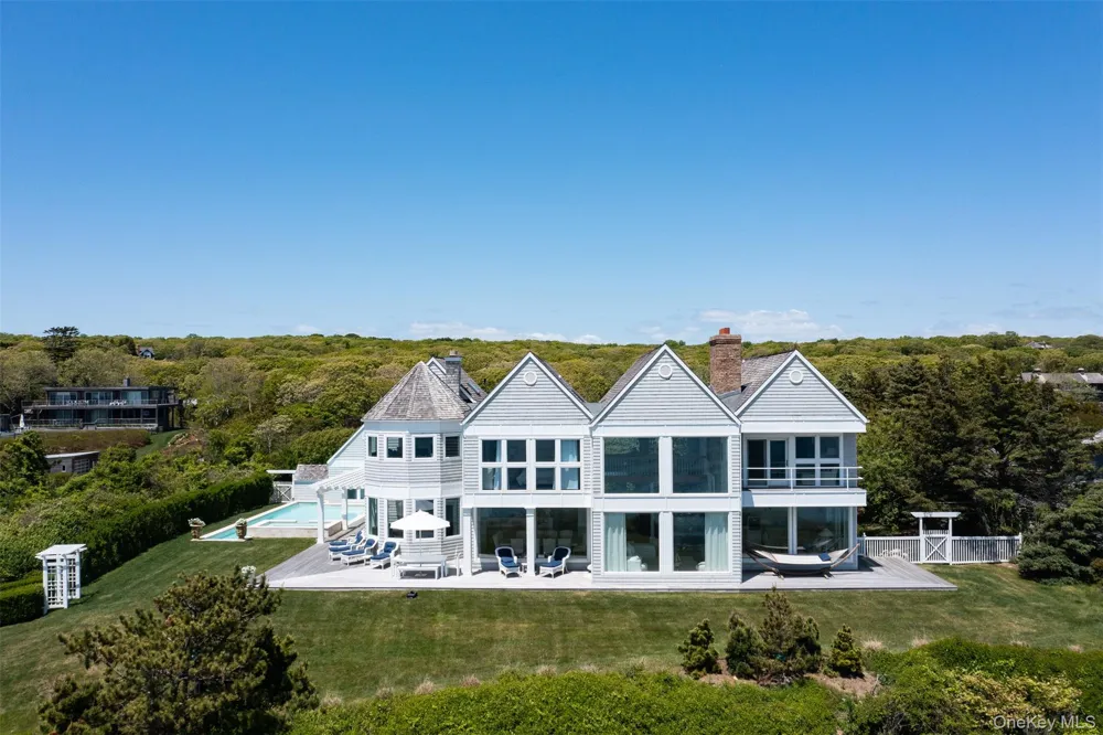 390 Old Montauk Highway Montauk, NY 11954