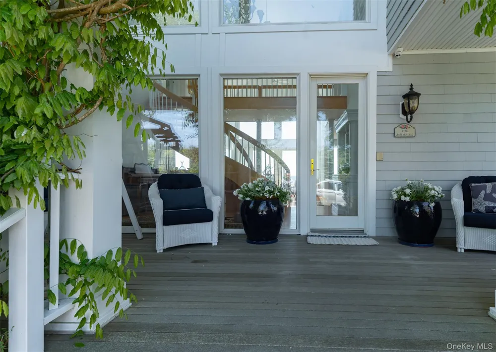 390 Old Montauk Highway Montauk, NY 11954