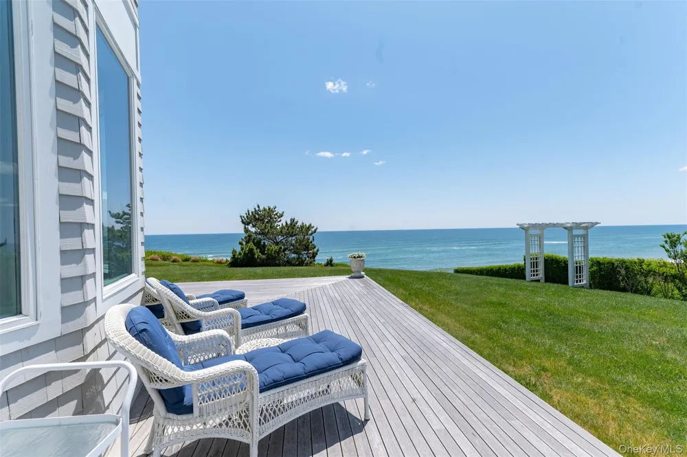 390 Old Montauk Highway Montauk, NY 11954