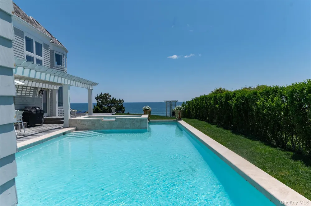 390 Old Montauk Highway Montauk, NY 11954