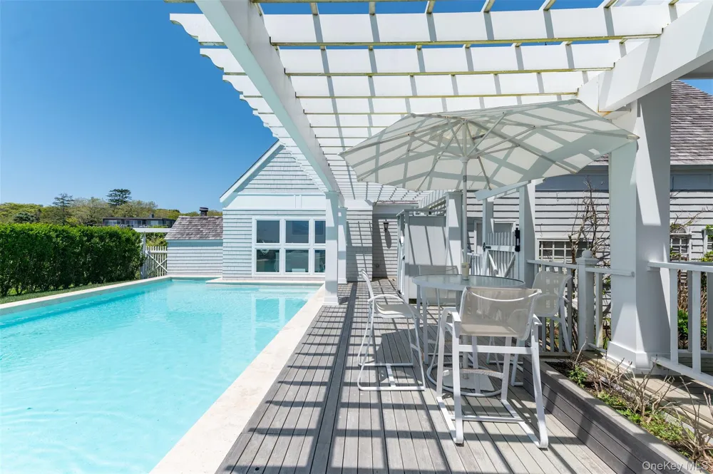 390 Old Montauk Highway Montauk, NY 11954