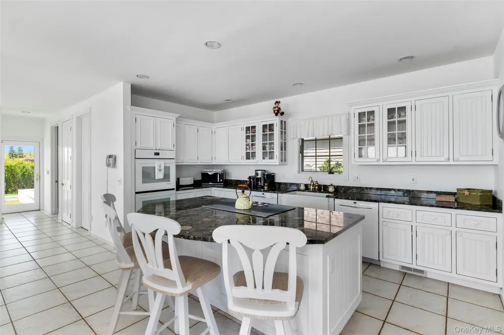 390 Old Montauk Highway Montauk, NY 11954