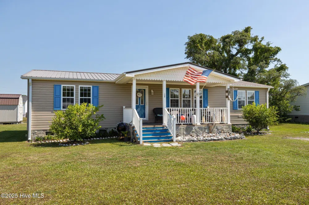 139 Diamond City Drive Harkers Island, NC 28531