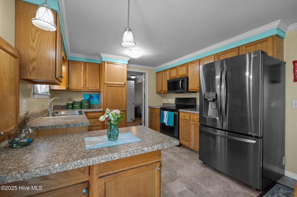139 Diamond City Drive Harkers Island, NC 28531