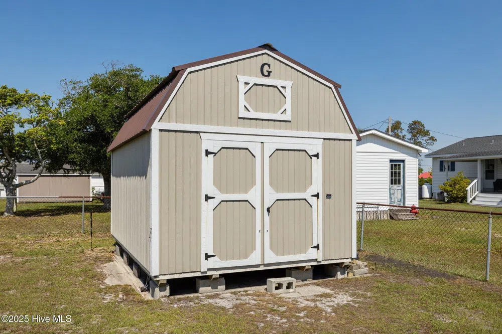 139 Diamond City Drive Harkers Island, NC 28531