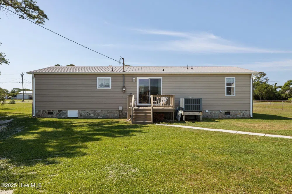 139 Diamond City Drive Harkers Island, NC 28531