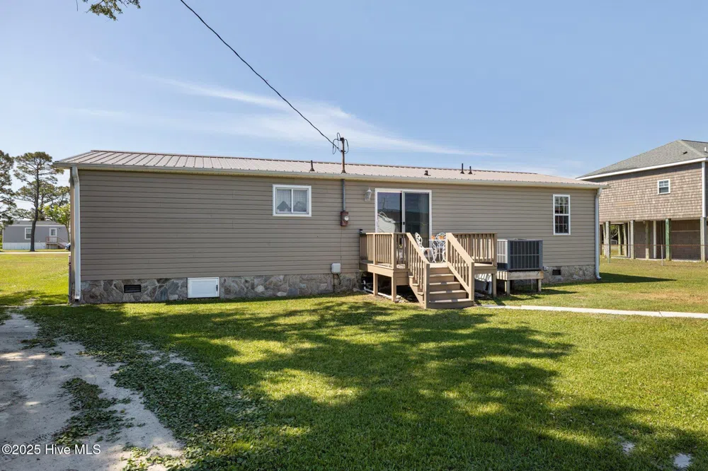 139 Diamond City Drive Harkers Island, NC 28531