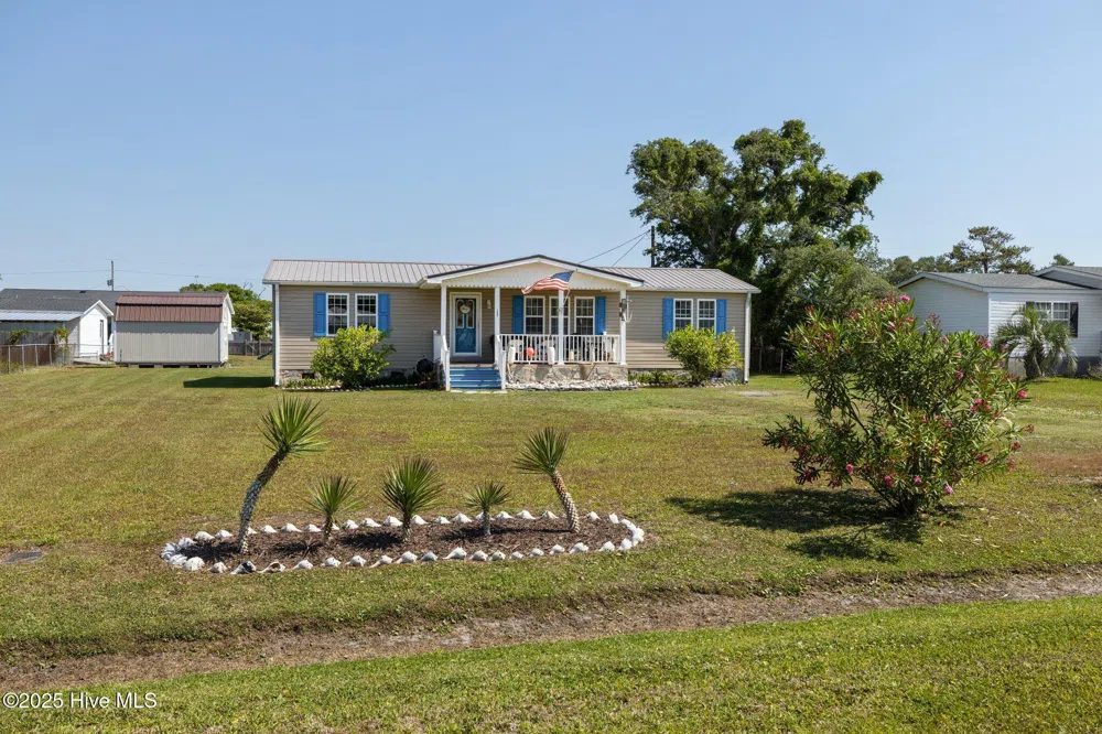 139 Diamond City Drive Harkers Island, NC 28531