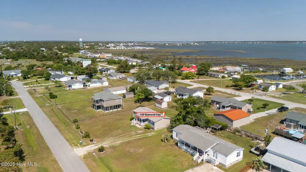 139 Diamond City Drive Harkers Island, NC 28531