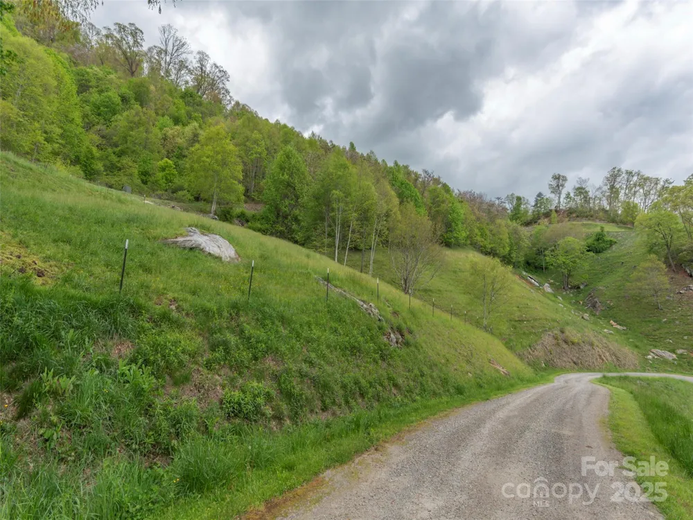 00 Quest Cove Clyde, NC 28721