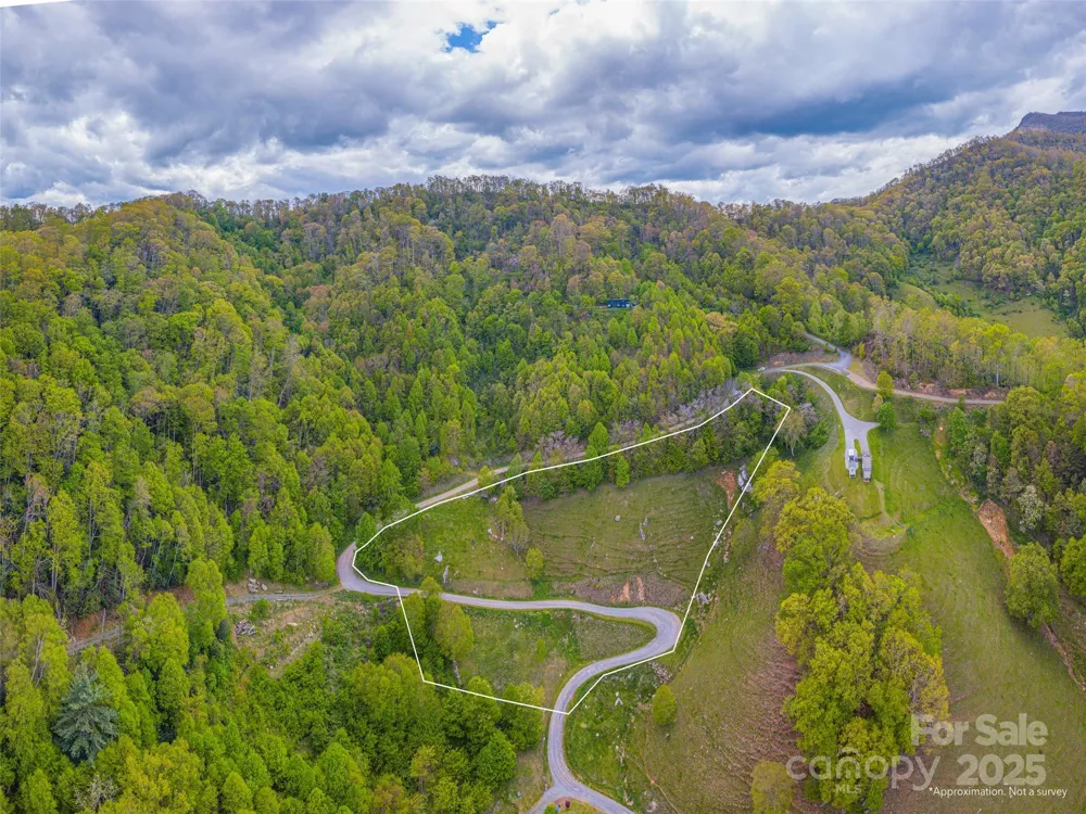 00 Quest Cove Clyde, NC 28721