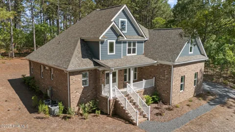 225 Lakeway Drive