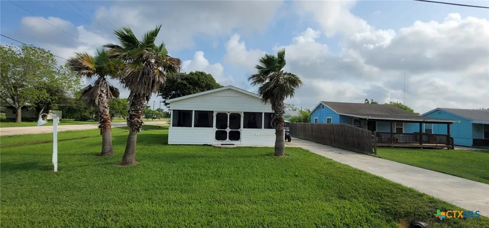 101 E Saint Louis Avenue Seadrift, TX 77983