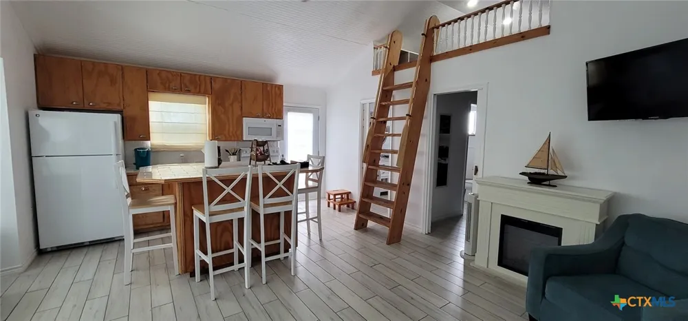 101 E Saint Louis Avenue Seadrift, TX 77983