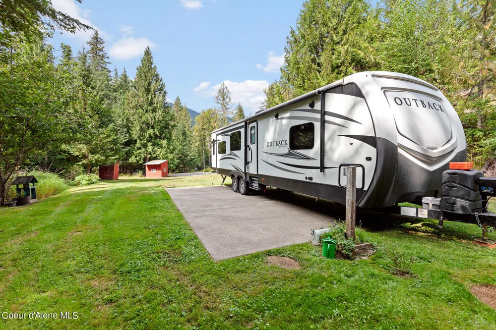 9076 CDA River Road Kingston, ID 83839