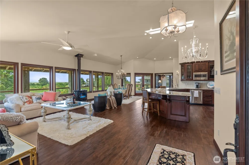 2646 Sunset Lane Tokeland, WA 98590