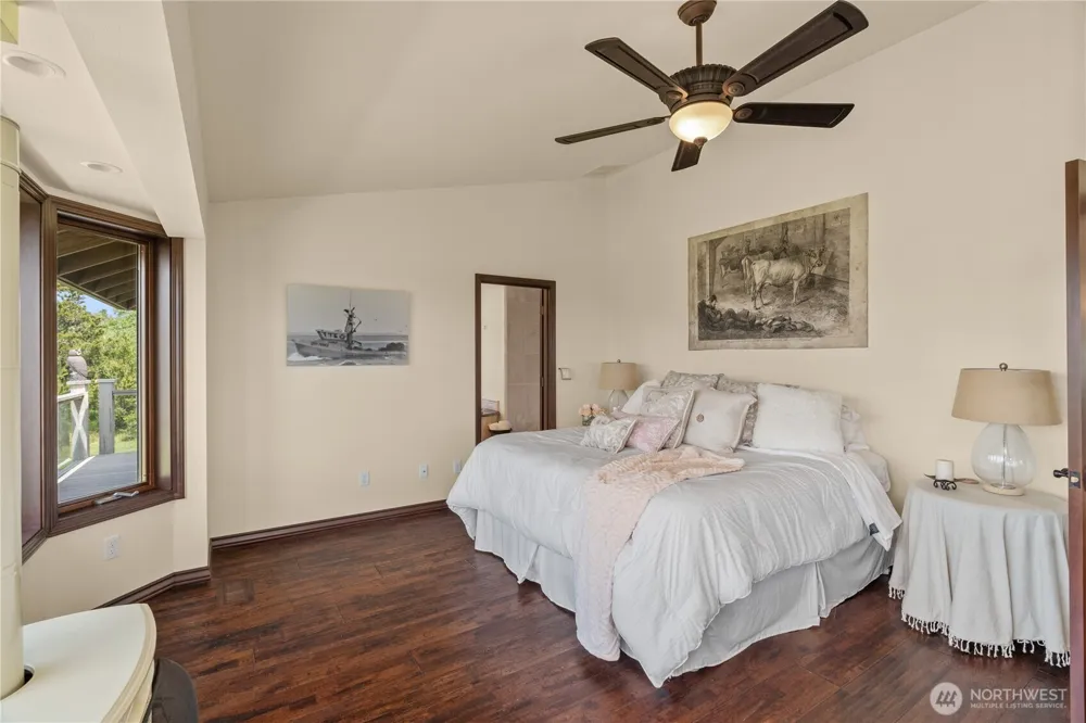 2646 Sunset Lane Tokeland, WA 98590