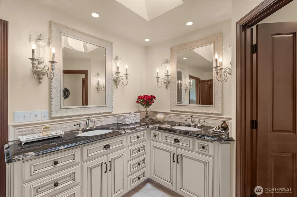 2646 Sunset Lane Tokeland, WA 98590