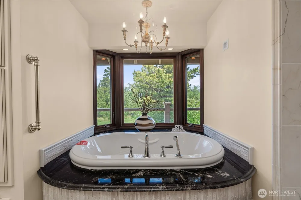 2646 Sunset Lane Tokeland, WA 98590