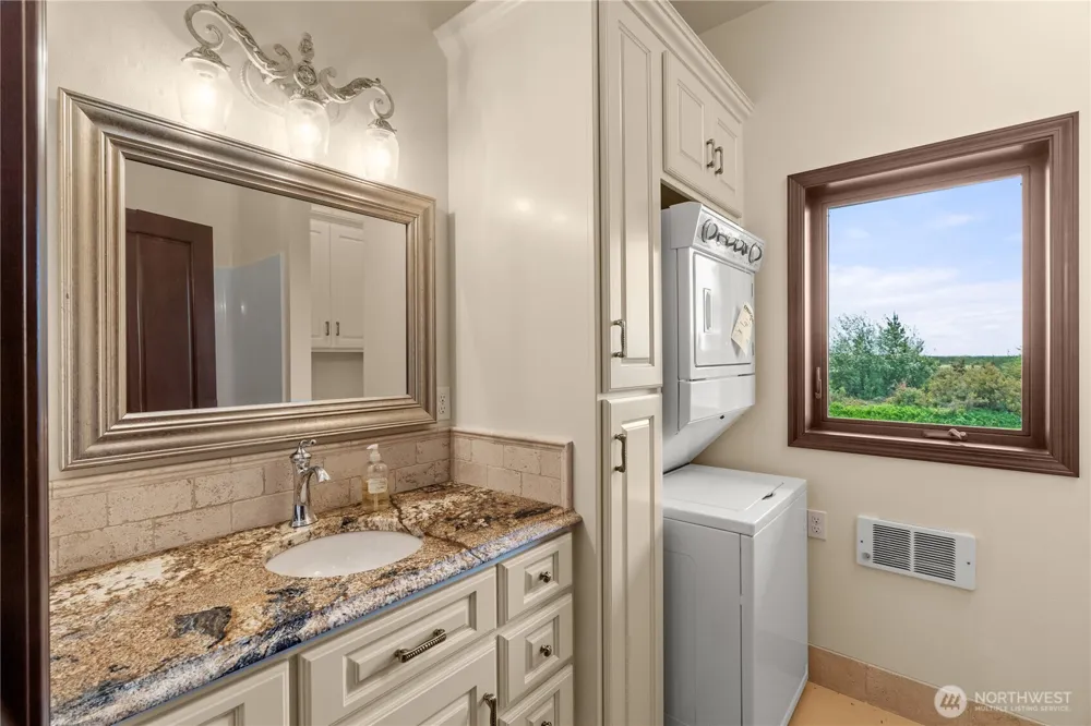 2646 Sunset Lane Tokeland, WA 98590