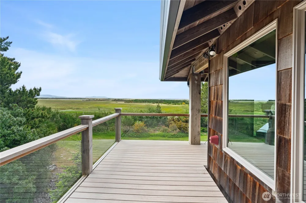 2646 Sunset Lane Tokeland, WA 98590